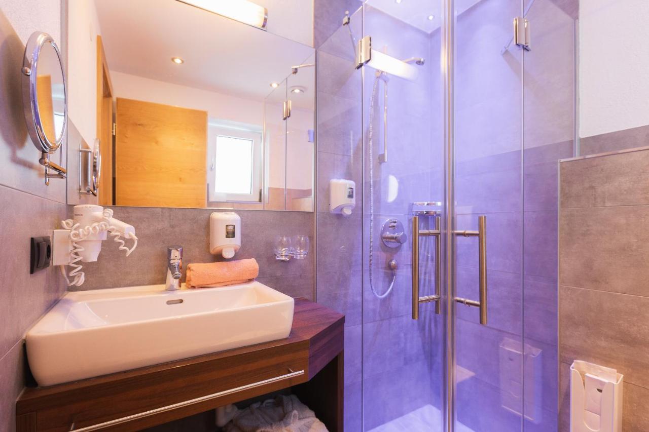 Hotel Appartement Platzergasse Фис Экстерьер фото