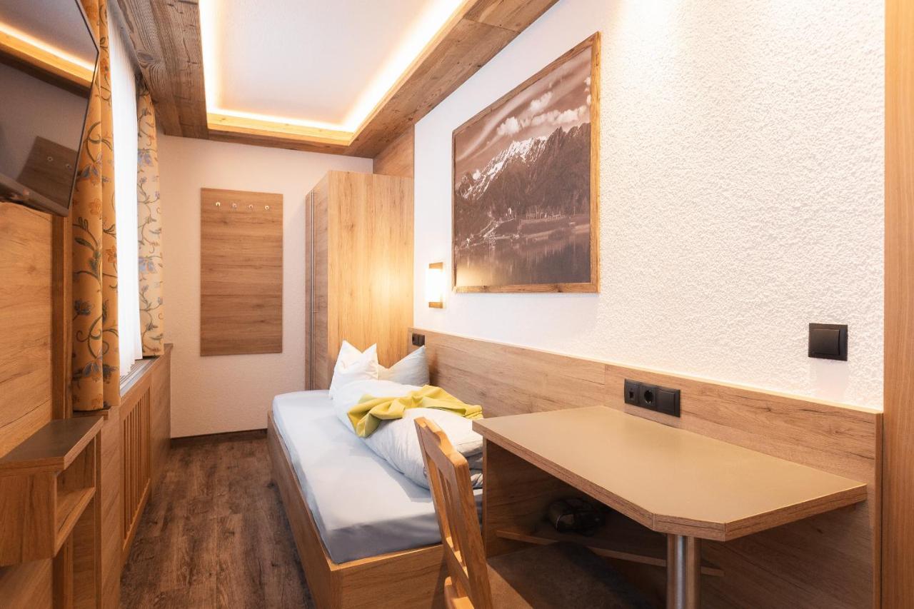 Hotel Appartement Platzergasse Фис Экстерьер фото